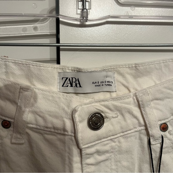 Zara ‘the mini skirt in off white’ - Picture 4 of 7